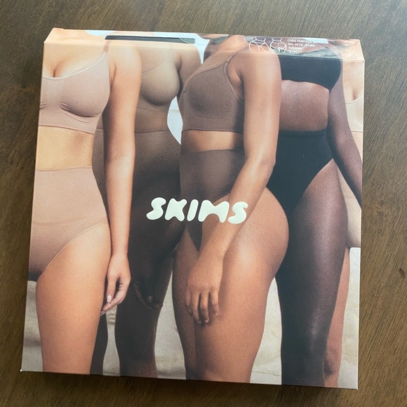SKIMS Other - NEW SKIMS Core Control Brief S/M in Sienna